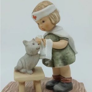 4” Goebel/Berta Hummel “tender loving care” BH25-vintage 1996 Thailand